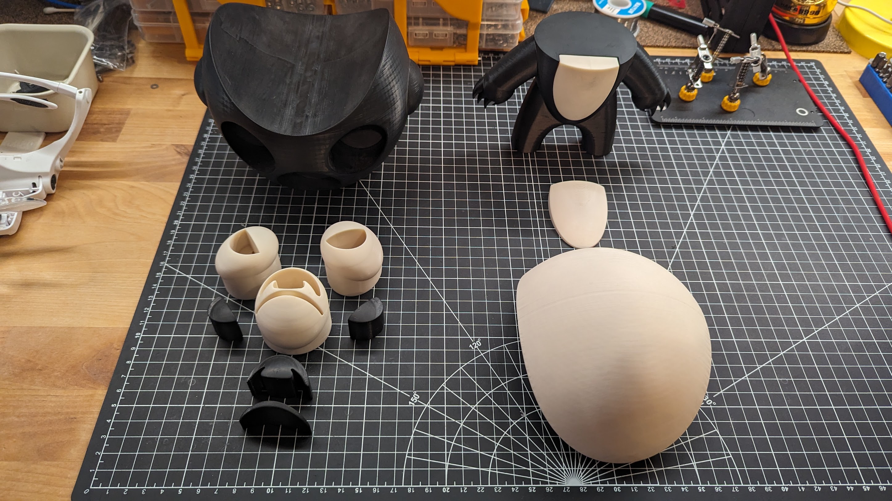 Mô Hình Fabreeko Honey Badger