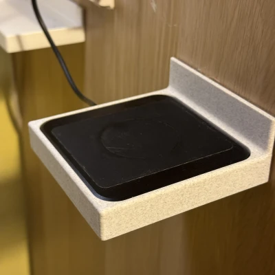 Giá đỡ Quadlock gắn tường sạc không dây