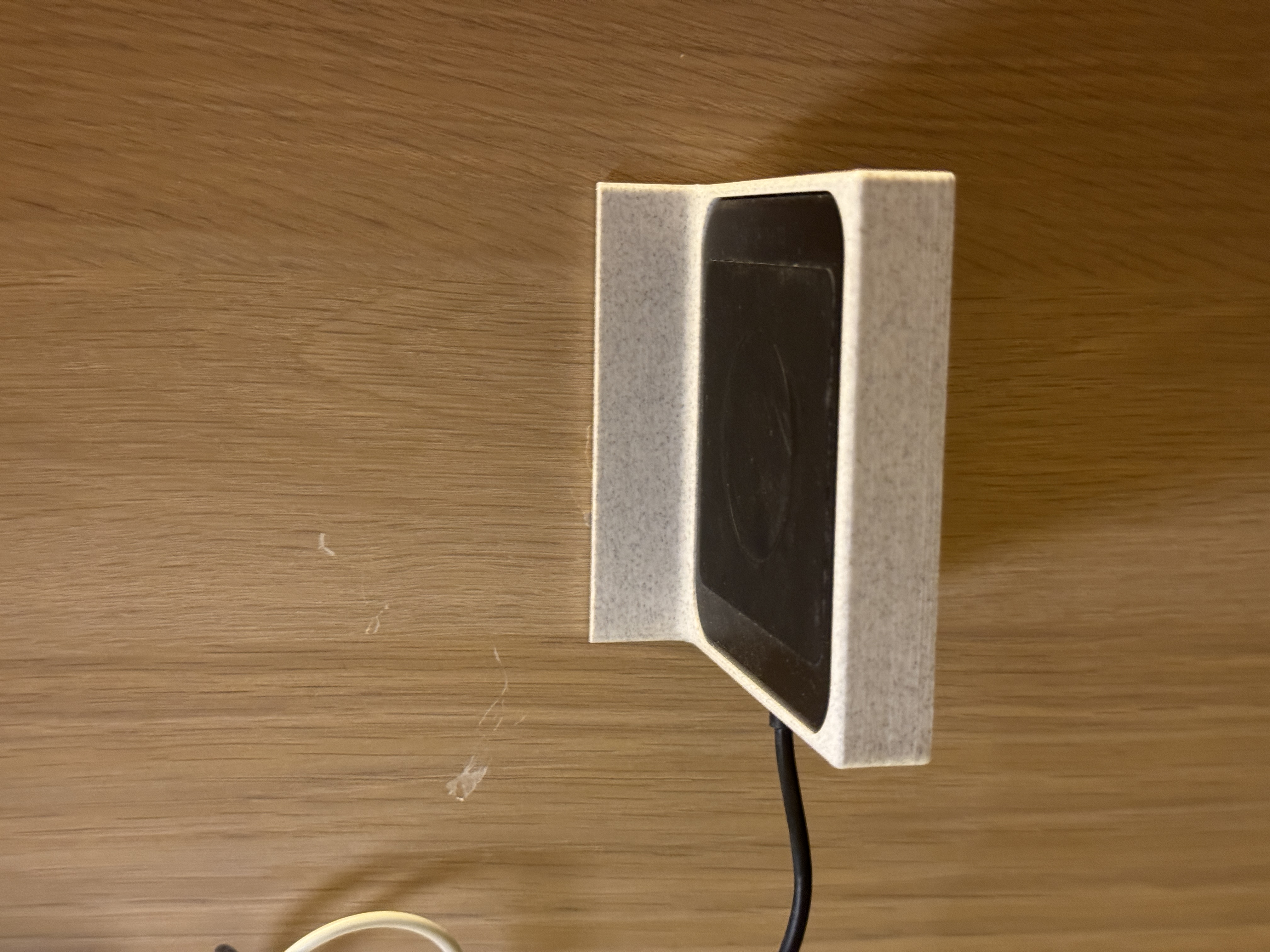 Giá đỡ Quadlock gắn tường sạc không dây