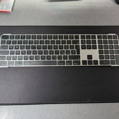 Bàn phím Apple Magic 2-in-1: Raiser và Stand dọc