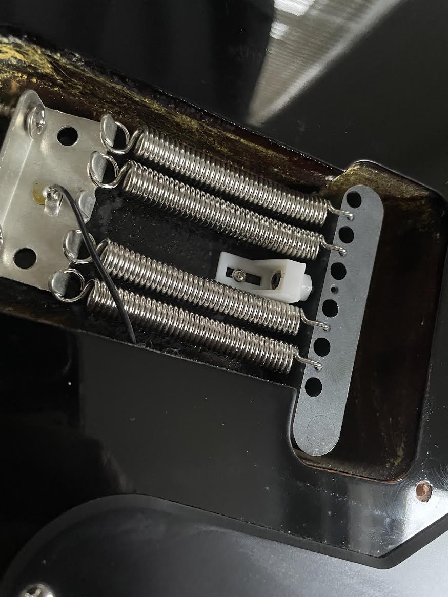 Bộ chặn Tremolo (Trem Stopper) cho Guitar