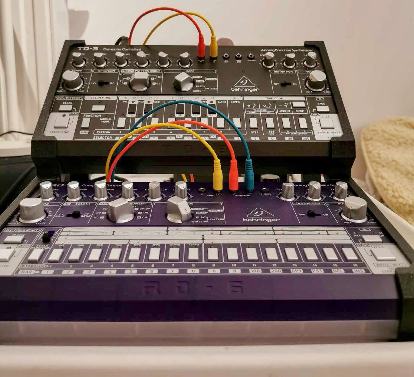 Đế đôi cho Behringer TD-3 hoặc RD-6