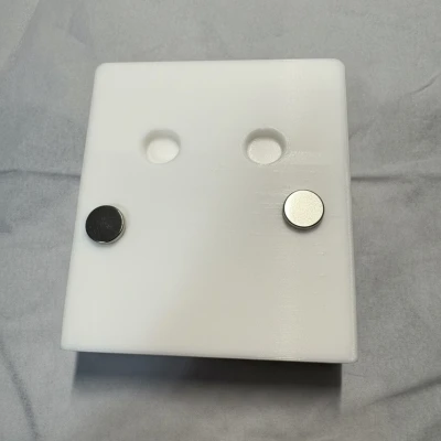 Giá đỡ Remote dải đèn LED (có khe cắm nam châm)