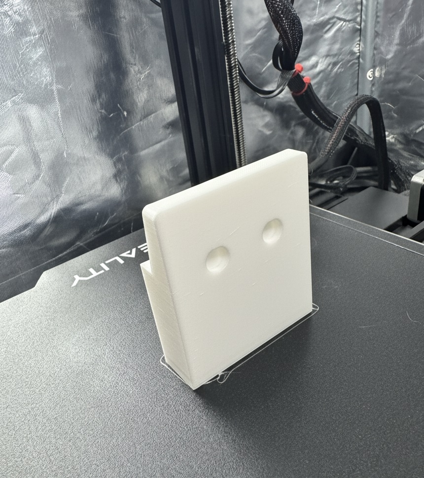 Giá đỡ Remote dải đèn LED (có khe cắm nam châm)