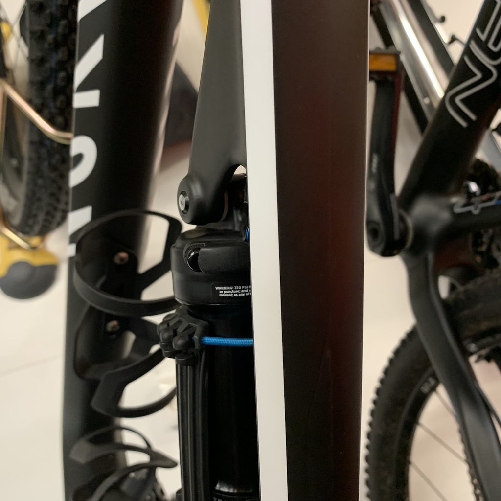 BỘ CHẮN VAN GIẢM XÓC FOX DPS CHO XE CANYON LUX