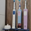 Giá Đỡ Bàn Chải Oral B Cho 3 Bàn Chải - Thumbnail 1