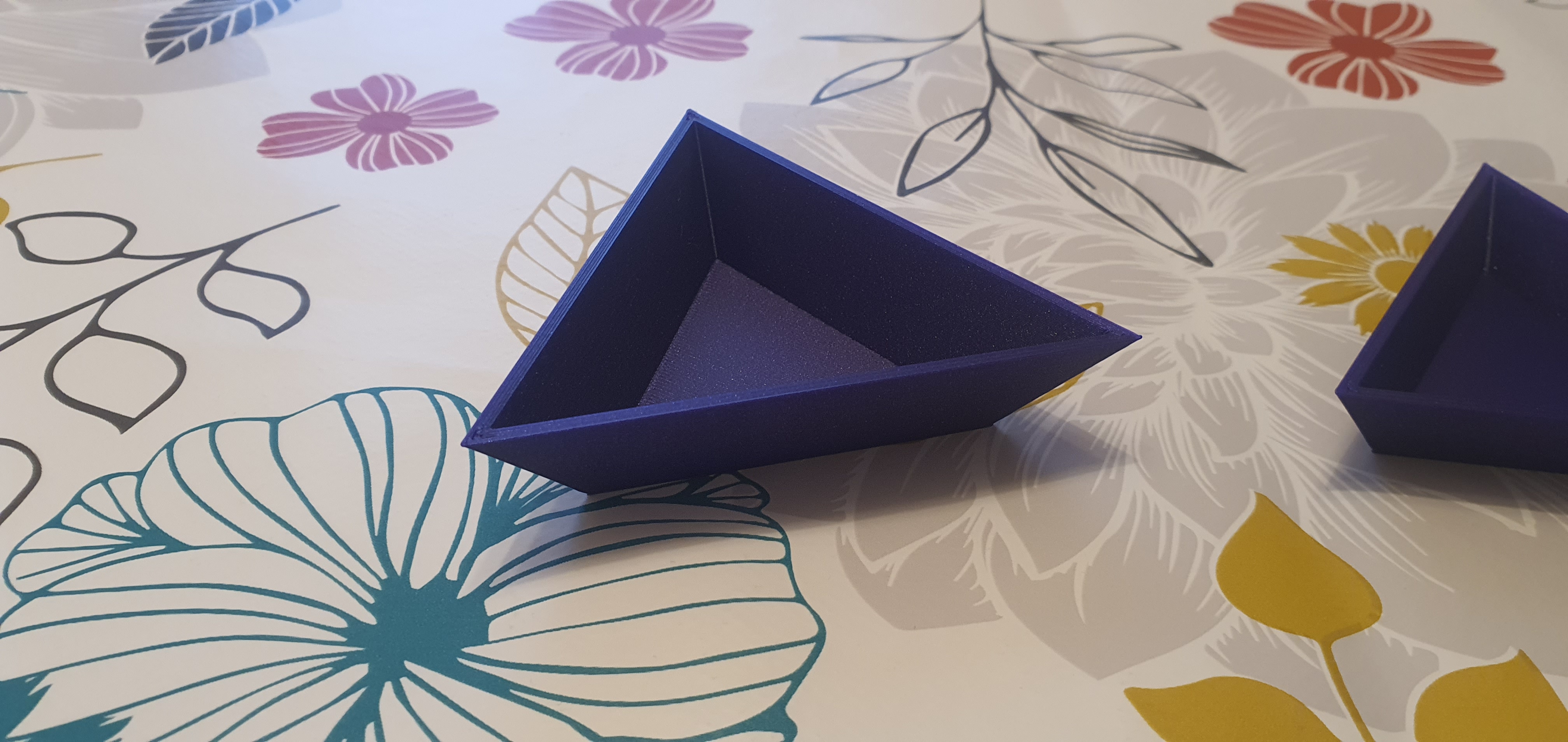 Chén Tam Giác "dreieck Schale"