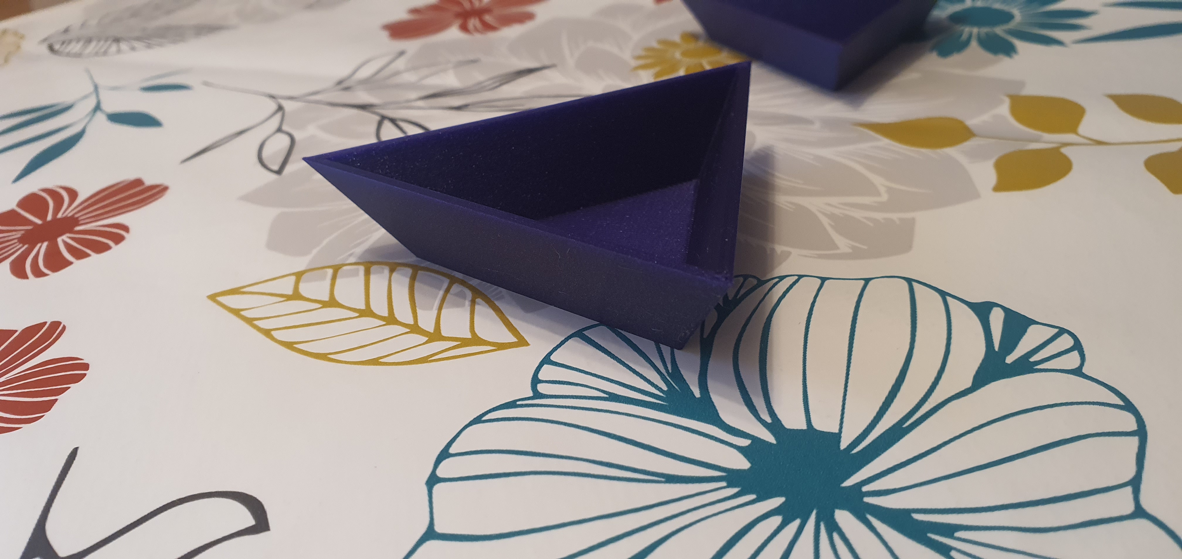 Chén Tam Giác "dreieck Schale"