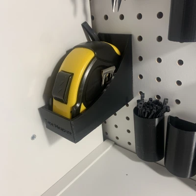 Giá Đỡ Thước Lỗ Cắm Tường Amazon Basics 10m Tự Khóa