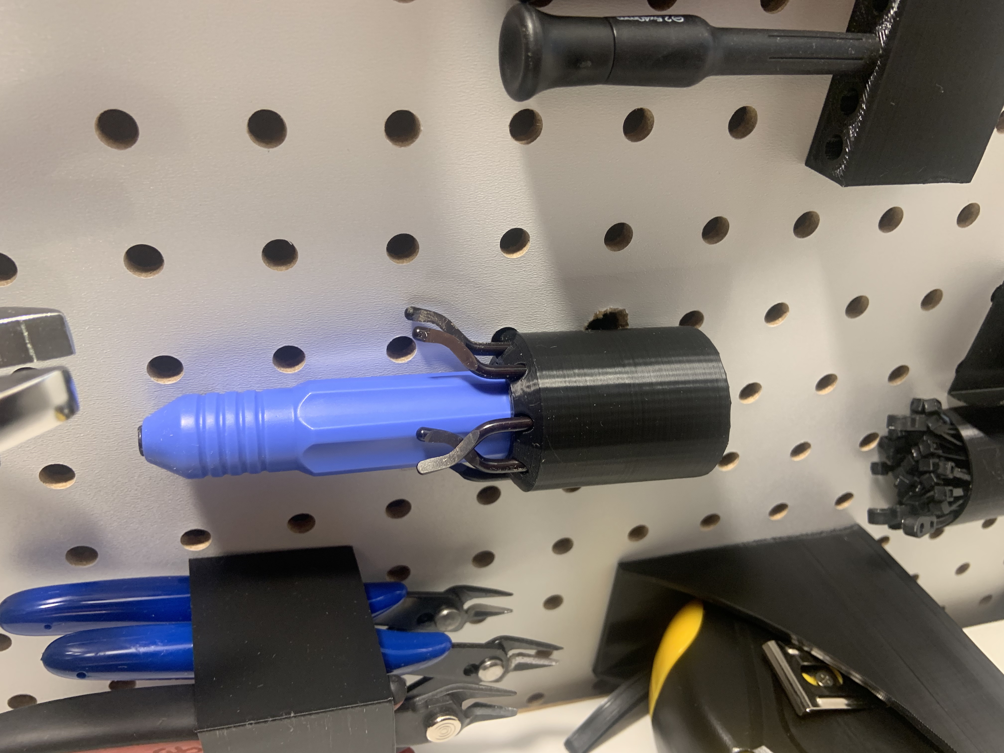 Tổ Chức Bảng Peg Cho Dụng Cụ Dũa