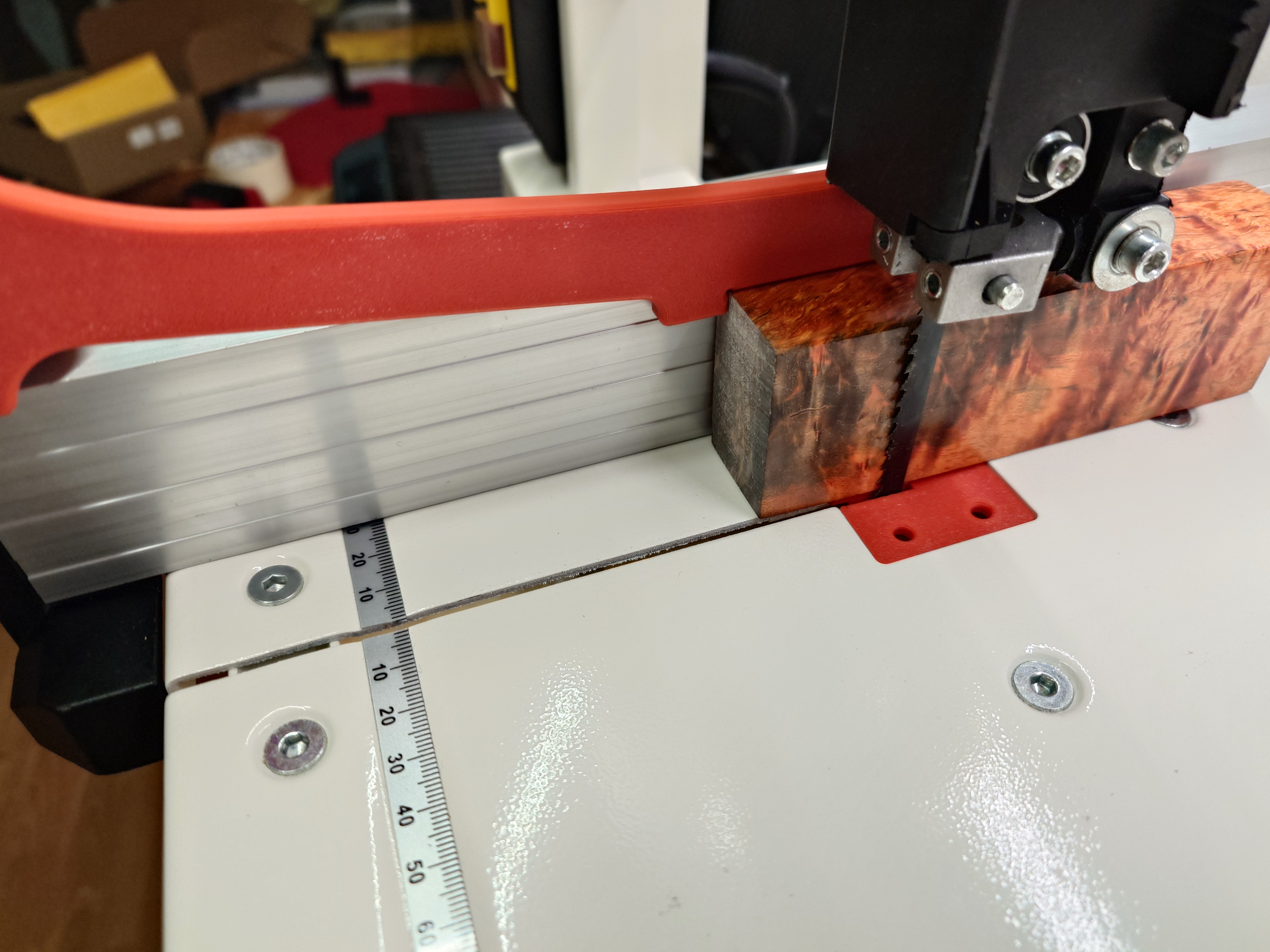 Tay đẩy lưỡi cưa lọng profile thấp (cho máy band saw)