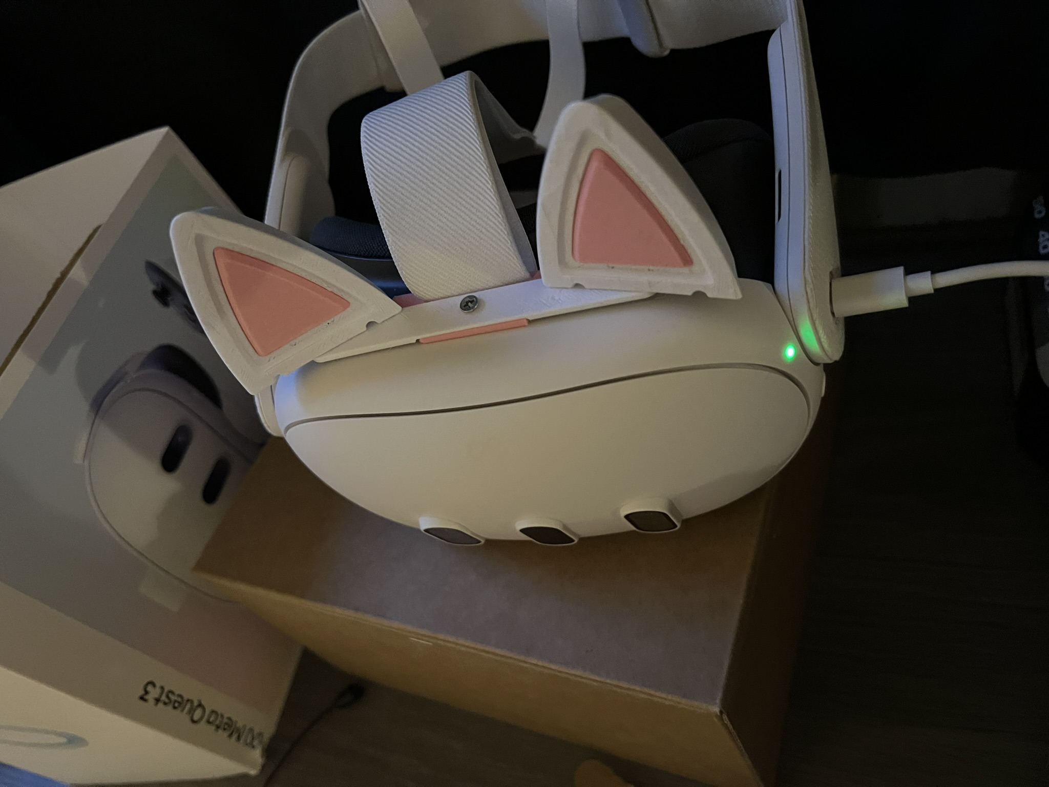 Tai Mèo cho Meta Quest 3 - Giá Đỡ Phụ Kiện