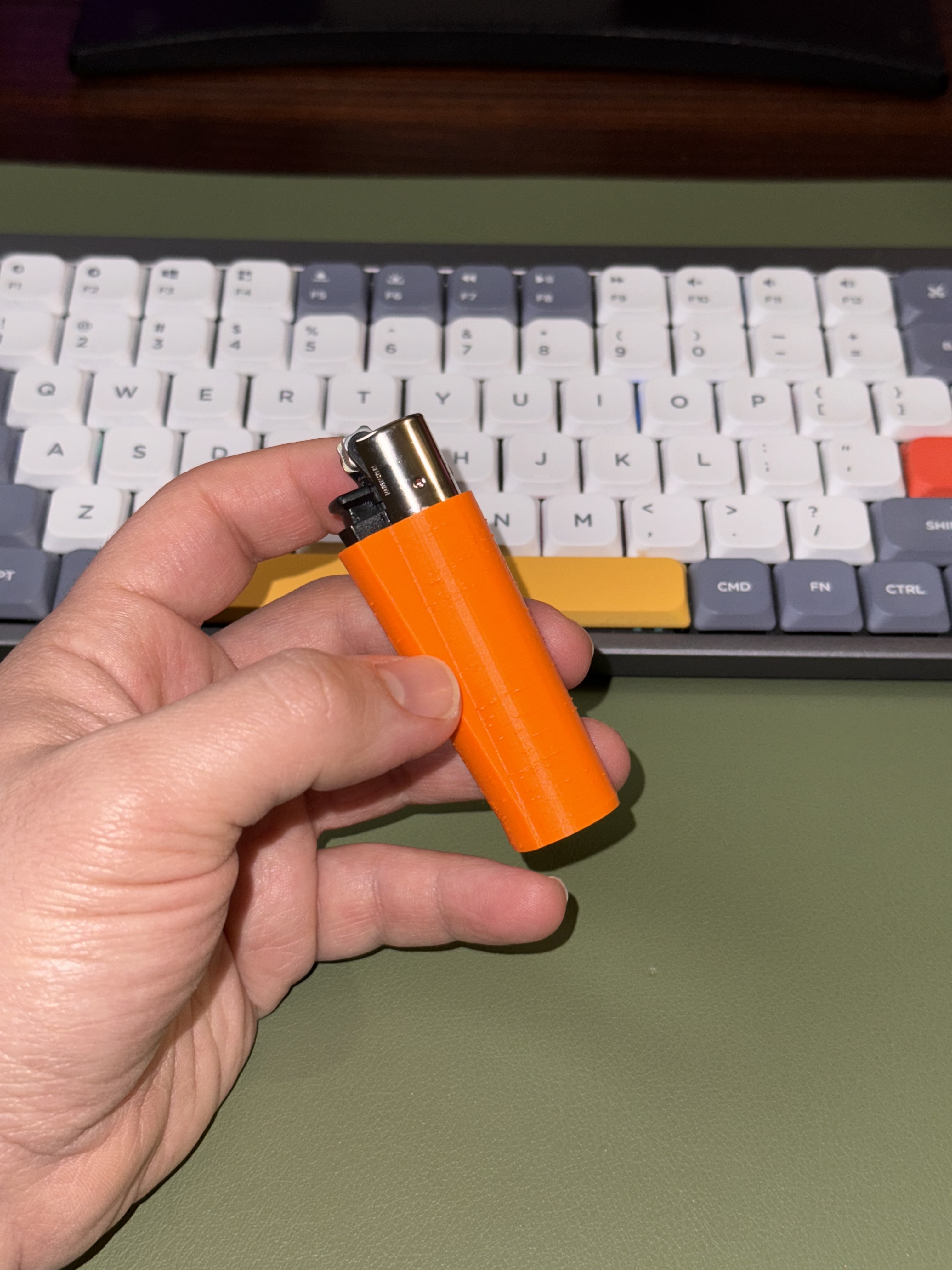 Vỏ Bật Lửa Clipper Có Lỗ Châm Gas