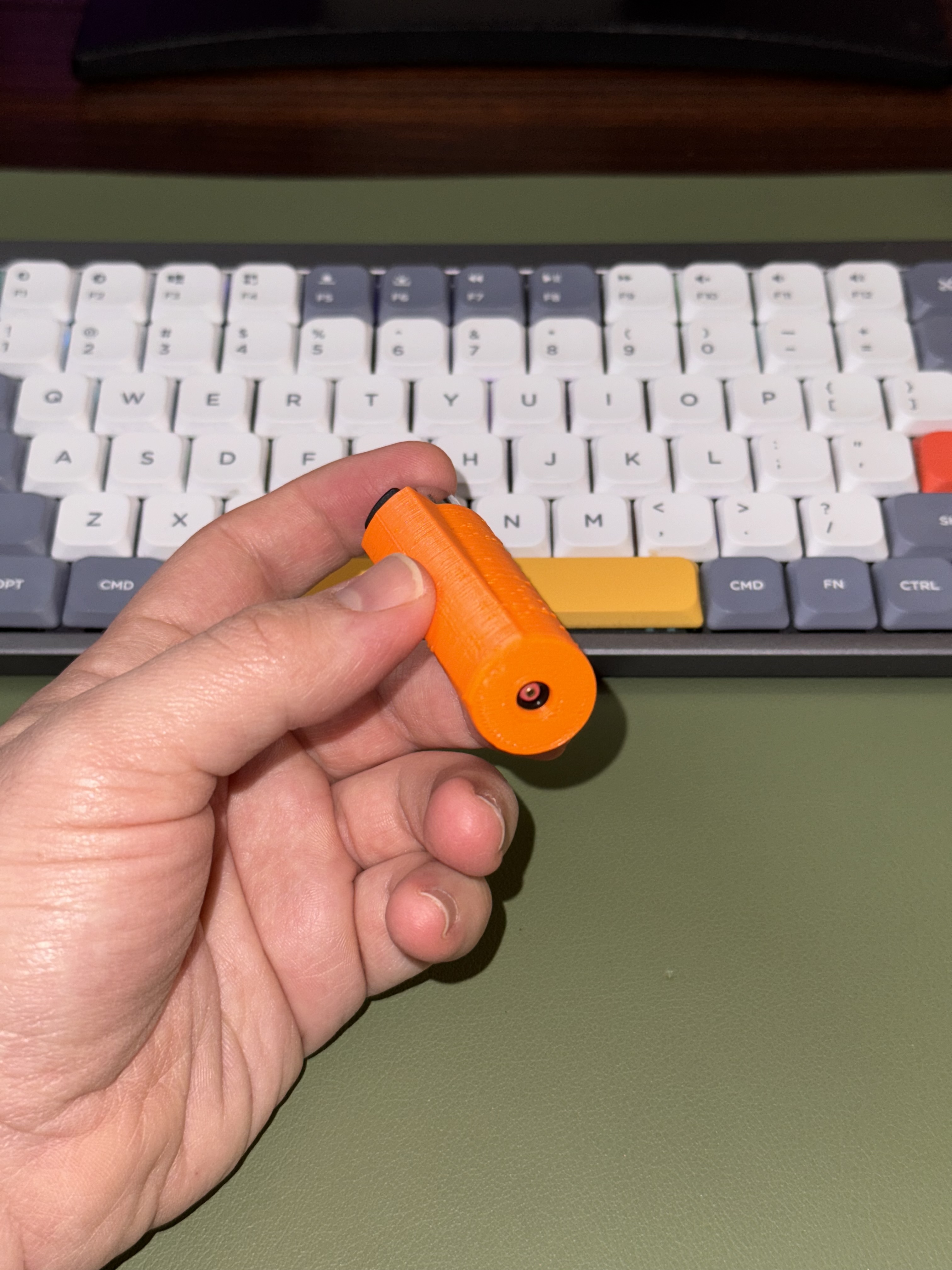 Vỏ Bật Lửa Clipper Có Lỗ Châm Gas