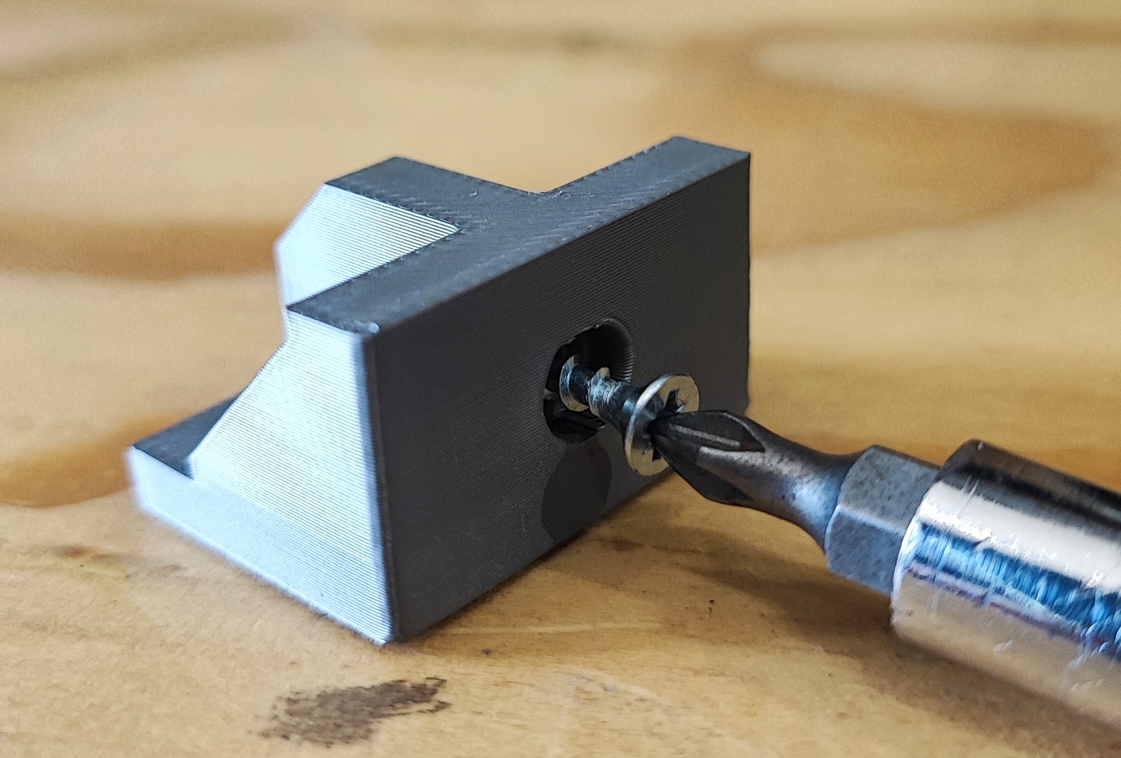 Chốt Cửa Tủ Bằng Nam Châm