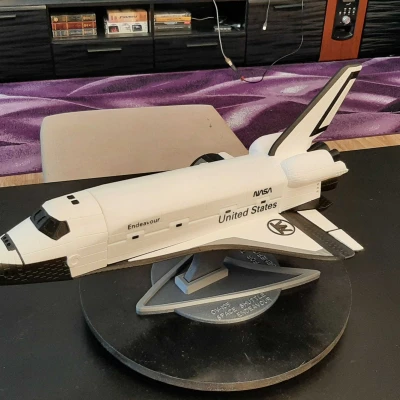 Mô Hình Tàu Con Thoi Endeavour Chi Tiết