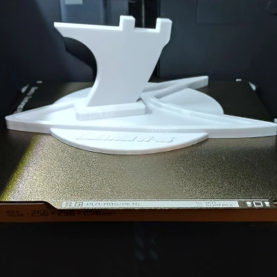 Chân đế Tàu con thoi - Phiên bản tối giản