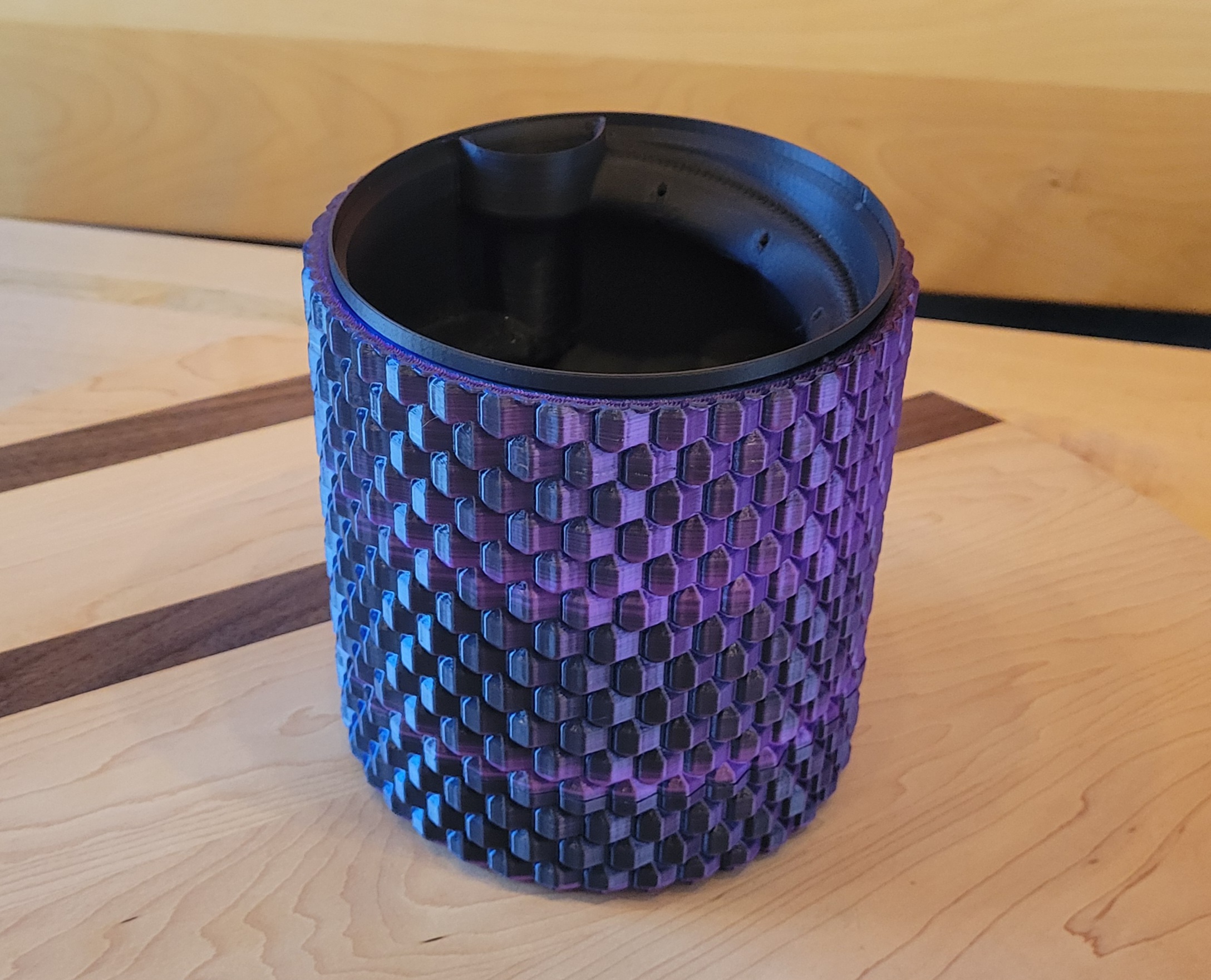 Bình Hoa Treo Tường Tích Hợp Hệ Thống Phân Phối Nước Số 1