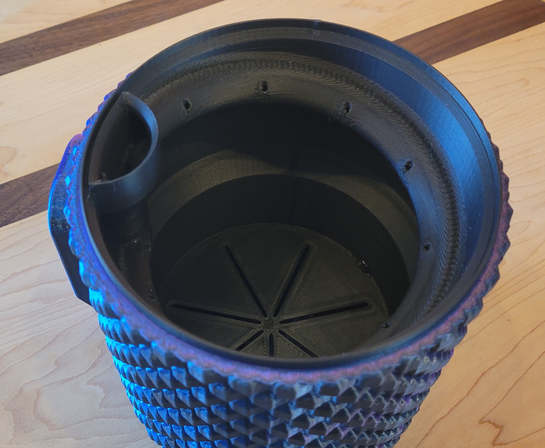 Bình Hoa Treo Tường Tích Hợp Hệ Thống Phân Phối Nước Số 1