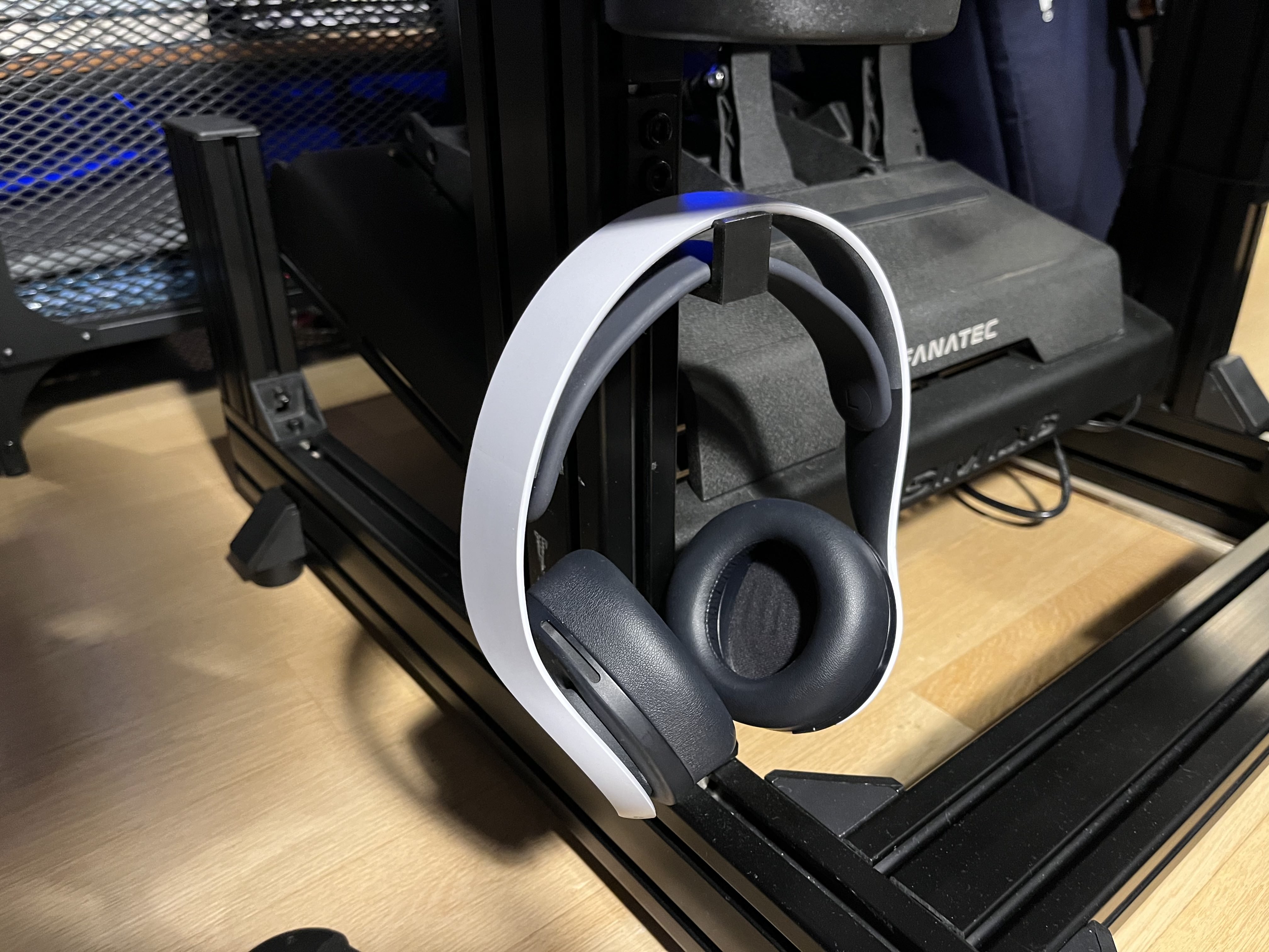 Người giữ tai nghe cho Trình mô phỏng đua (40 40, 80 40)