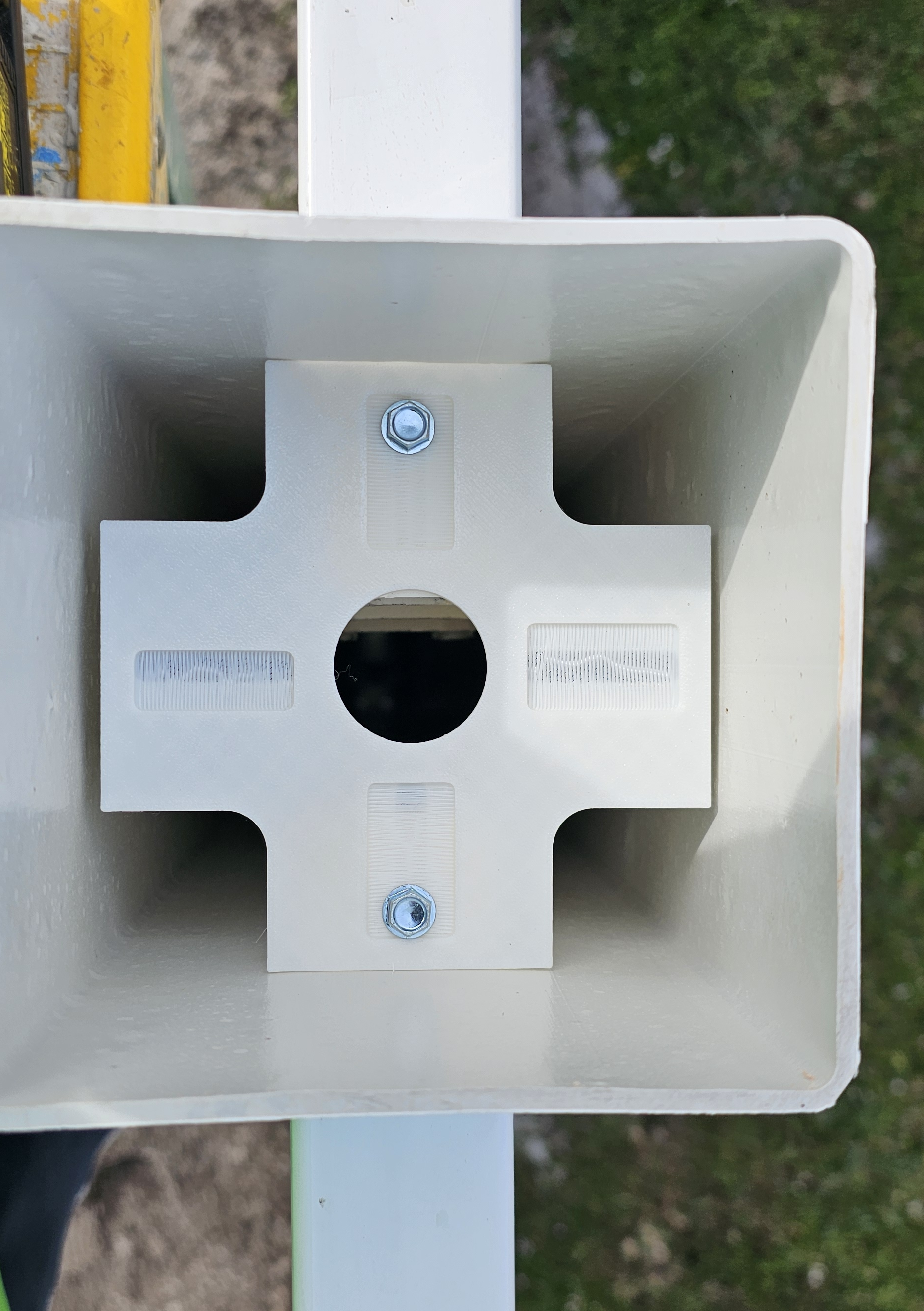 Pat Giữ Thanh Ray Hàng Rào Vinyl