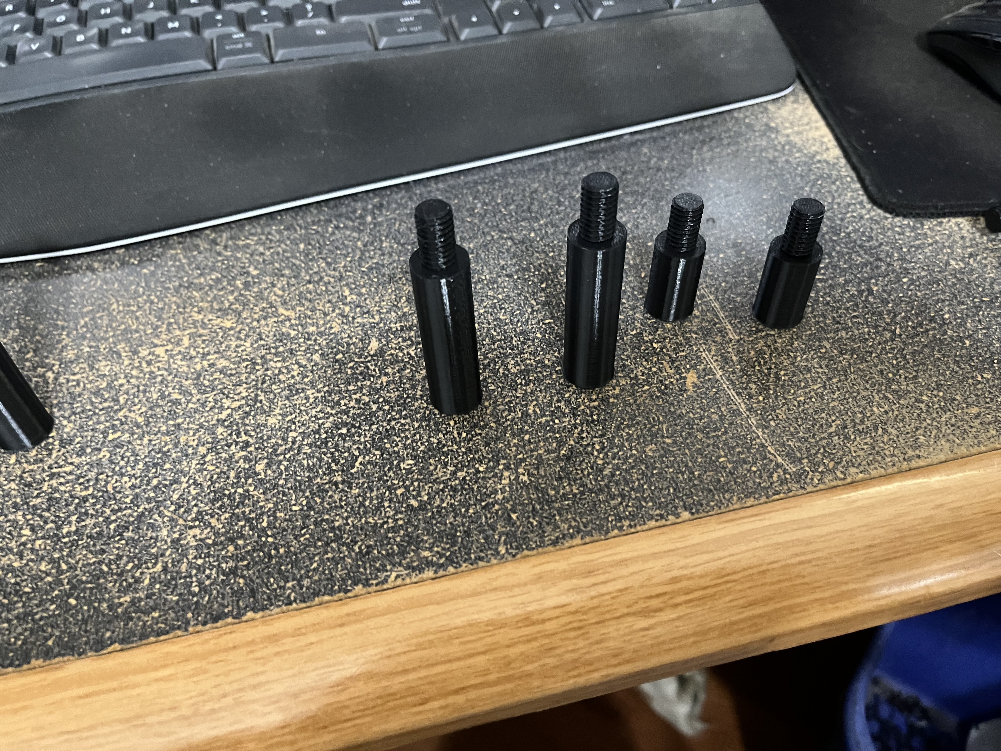 Chân đế/hỗ trợ kệ có thể điều chỉnh