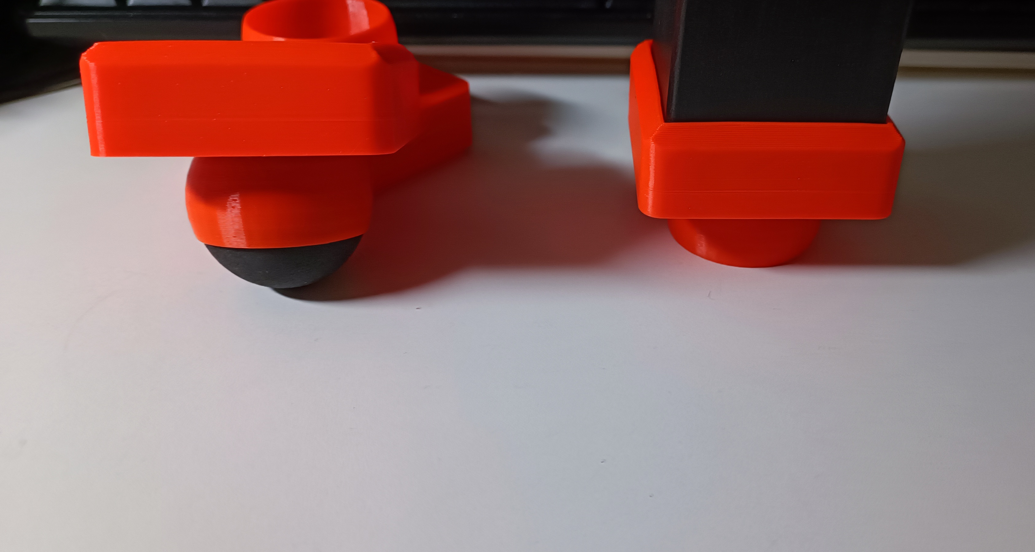 IKEA thiếu chân chống bóng chân