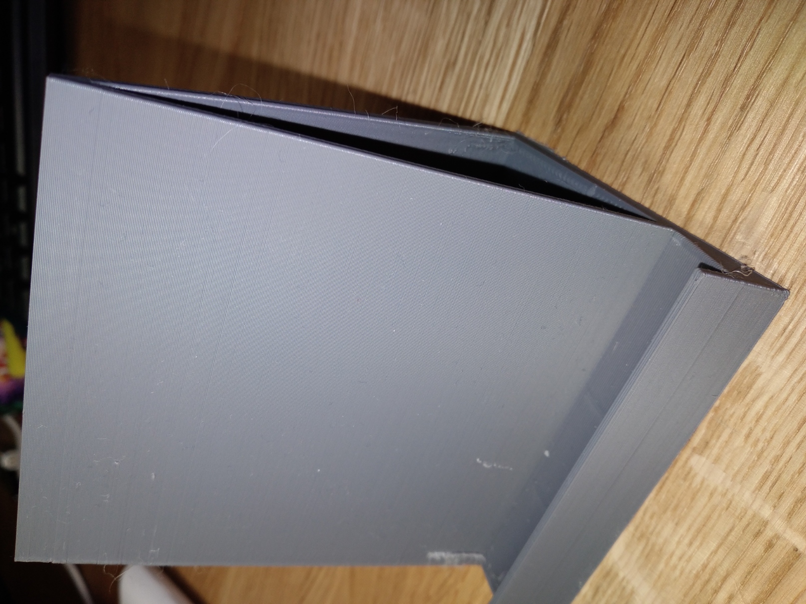 Người giữ điện thoại di động cho bàn làm việc của bạn