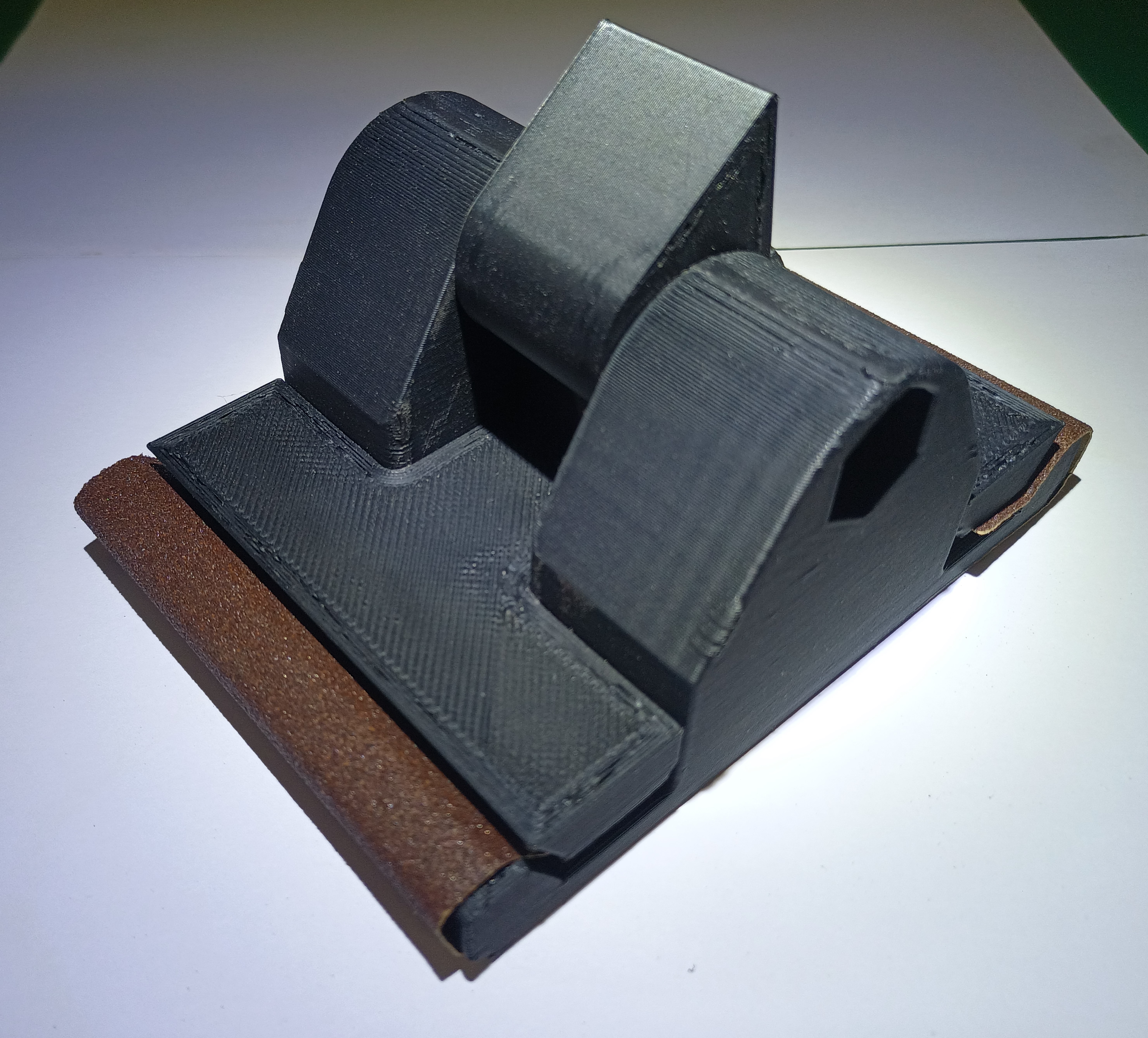 Kệ Giữ Giấy Nhám (Khóa/Mở Nhanh)