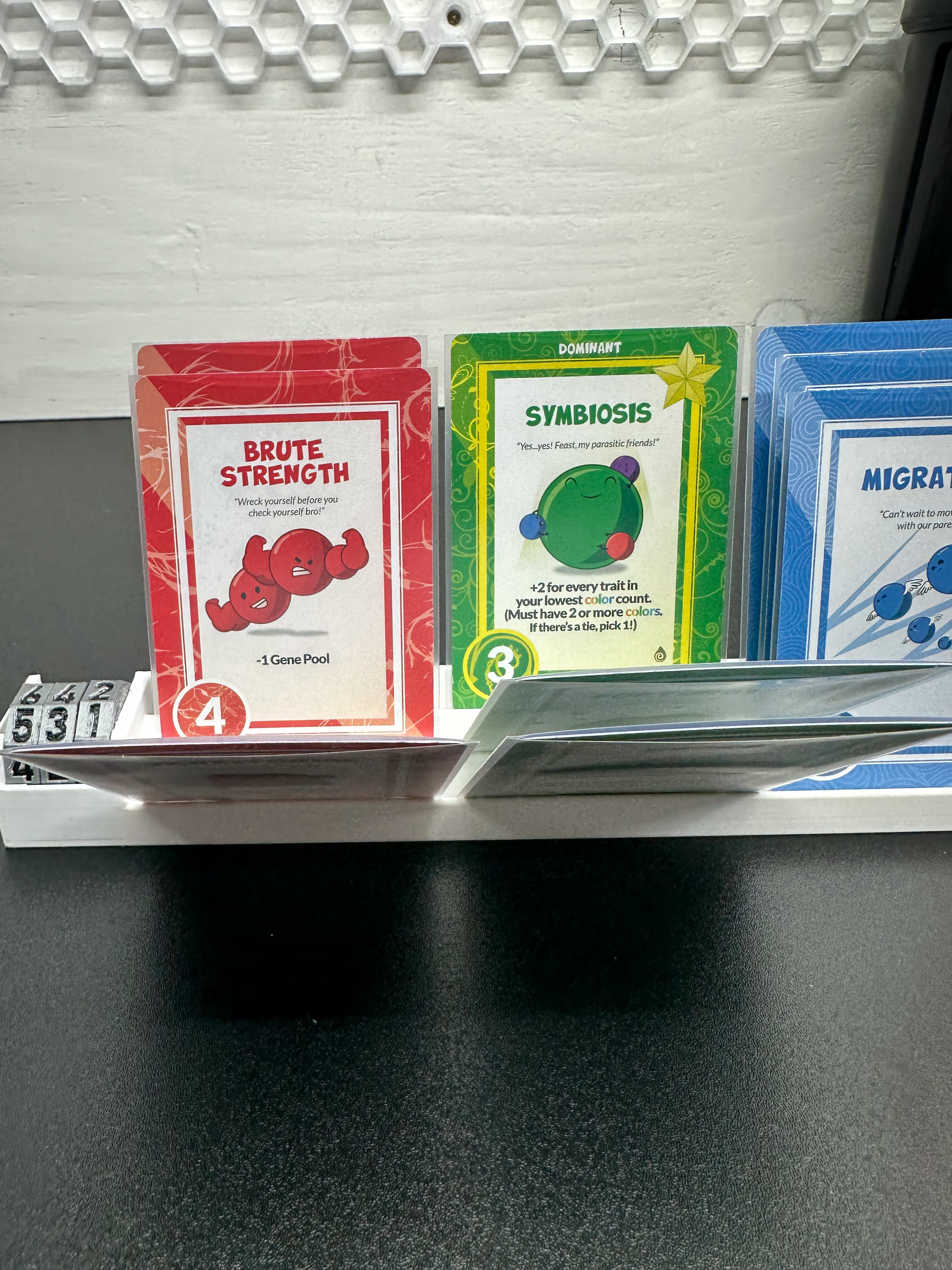 Quầy chơi trò chơi bảng và giữ tay