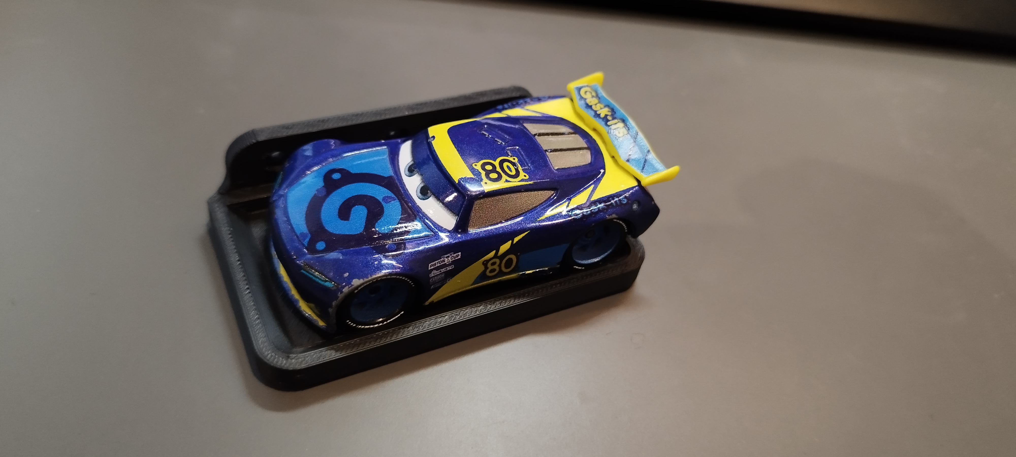 Kệ Đựng Xe Hotwheels