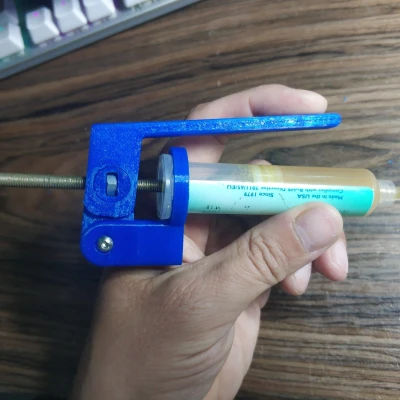 Thêm một cái dụng cụ bơm keo hàn nữa