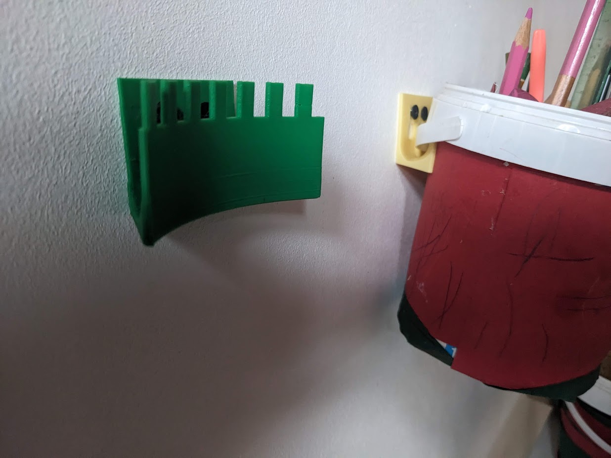 Núi tường nồi sữa chua cho bút, v.v.