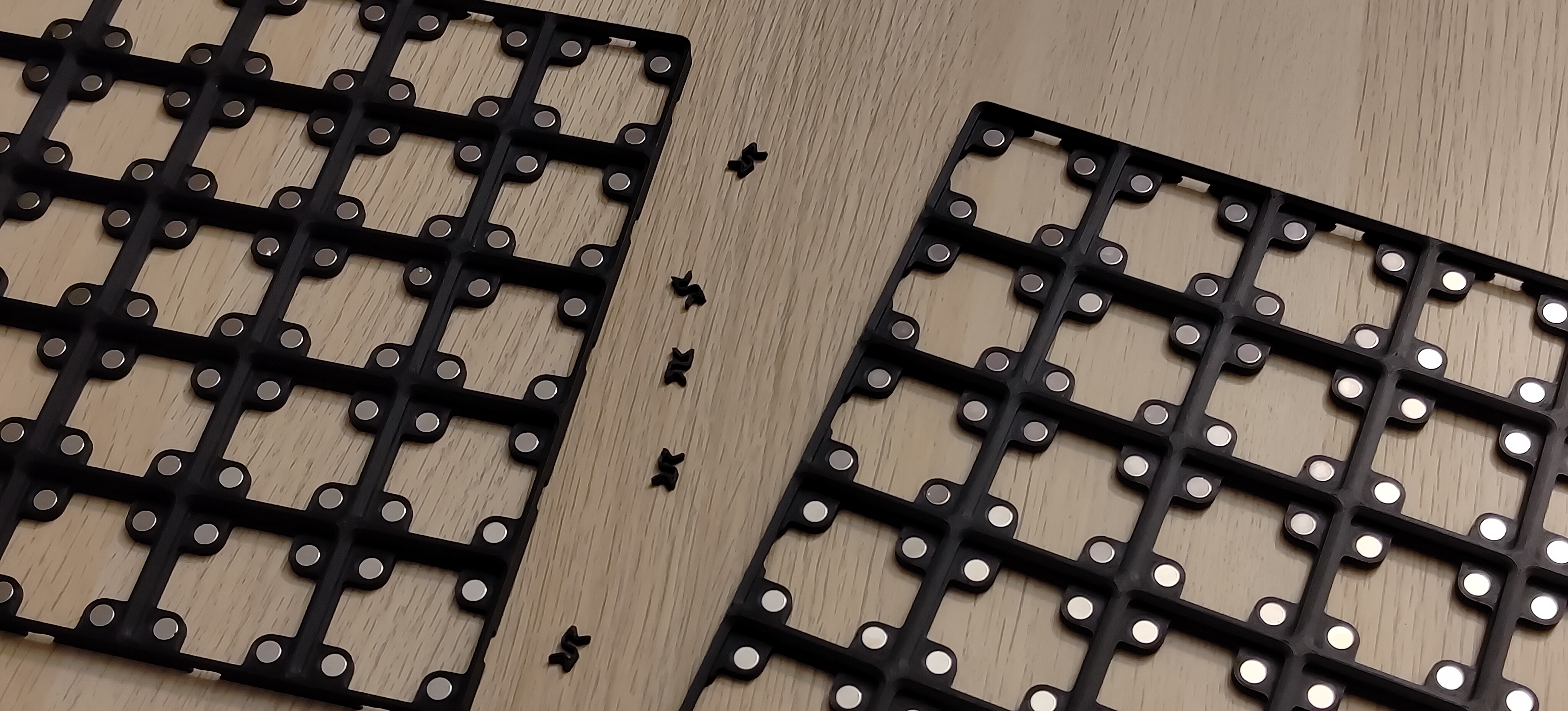 Tấm đế GridFinity nối với nam châm ép