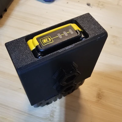 Dewalt hoặc Black & Decker 2AH BRACKET với tường lưu trữ tổ ong HSW.