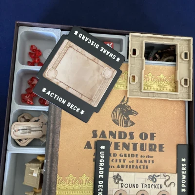 Kệ Đựng Indiana Jones - Cát Phiêu Lưu