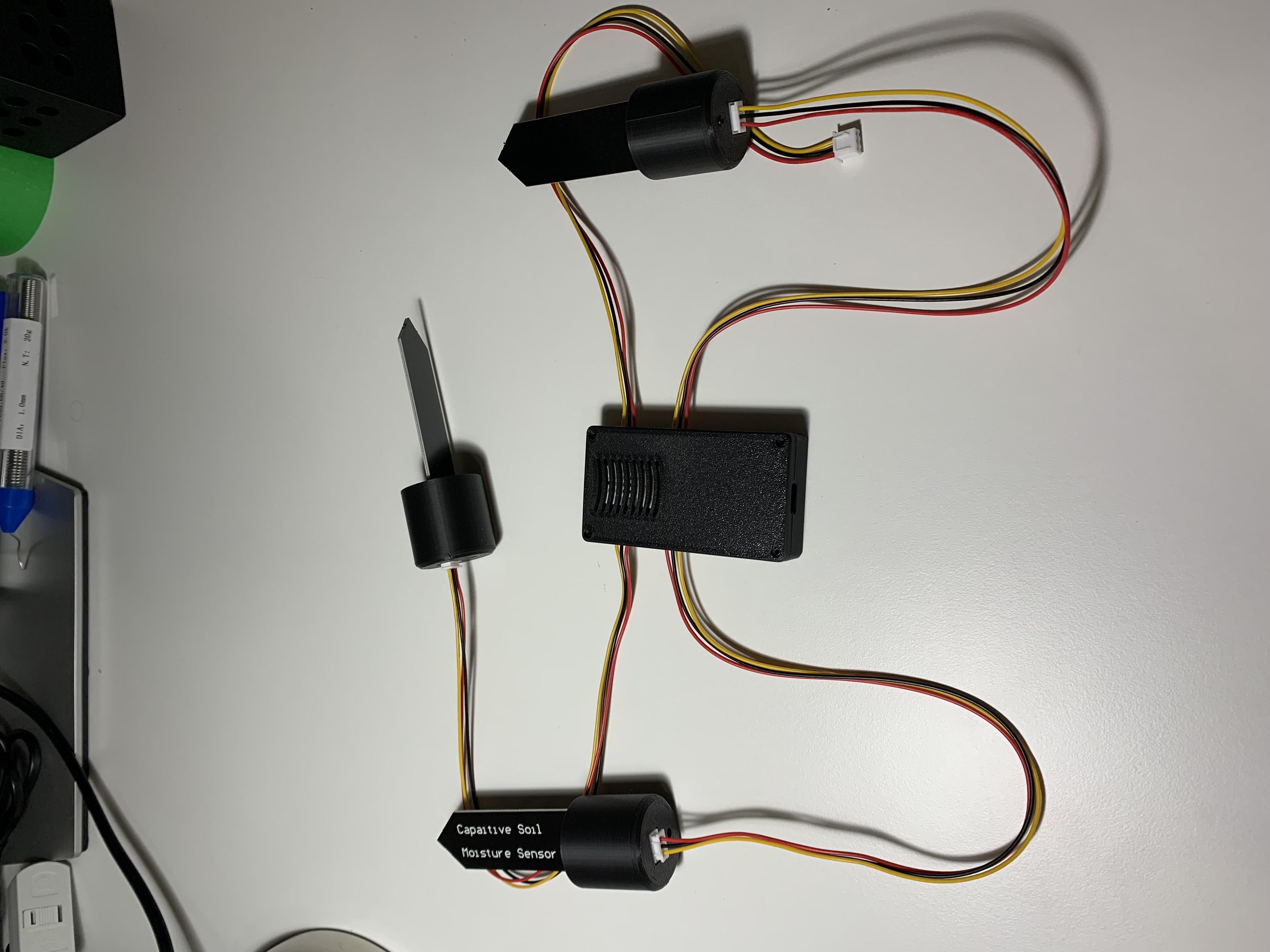 Hộp cho bo mạch 30x70mm - 1 DHT22, 1 ESP32 S2 mini, 4 đầu nối XH