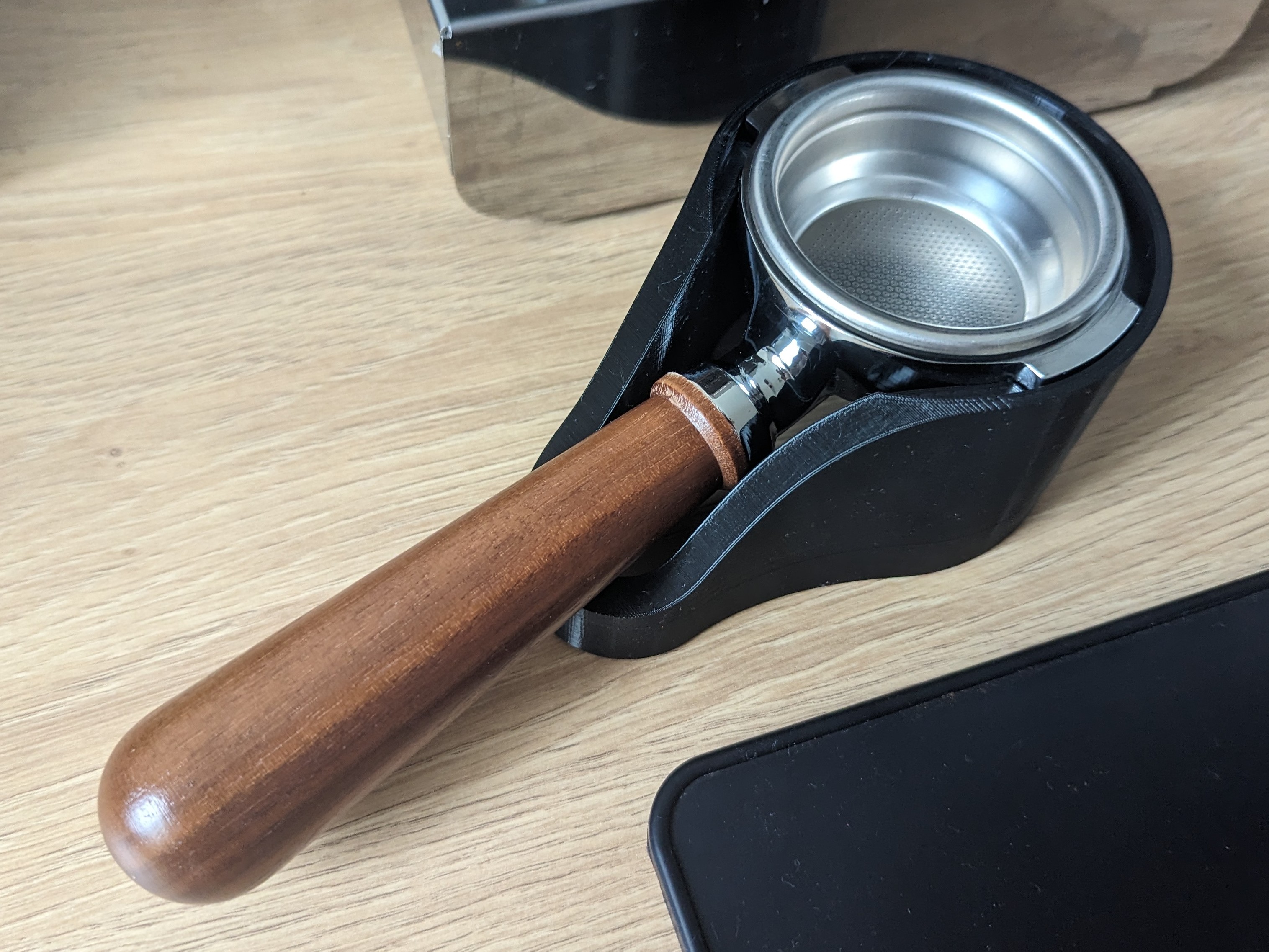 Đế Nén Cà Phê Cho Tay Cầm Lelit 58mm (Có Bản Tương Thích Umikot)