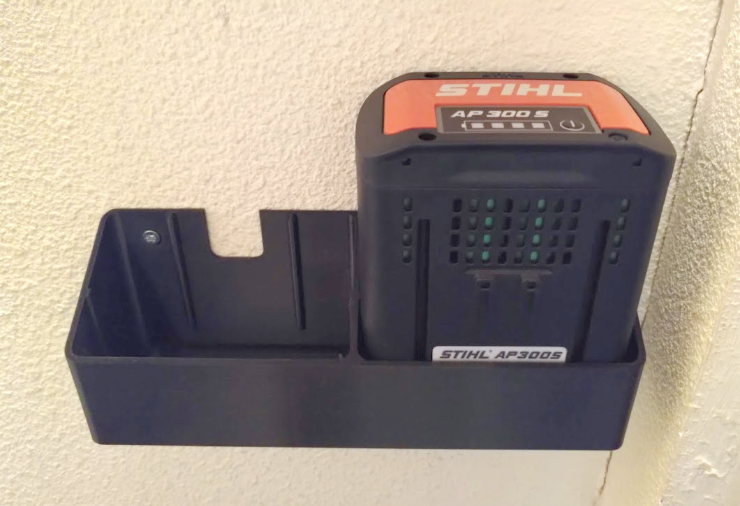 Giá đỡ pin Stihl AP