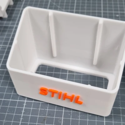 Giá Đỡ Pin Stihl AP Cho Bảng SKADIS