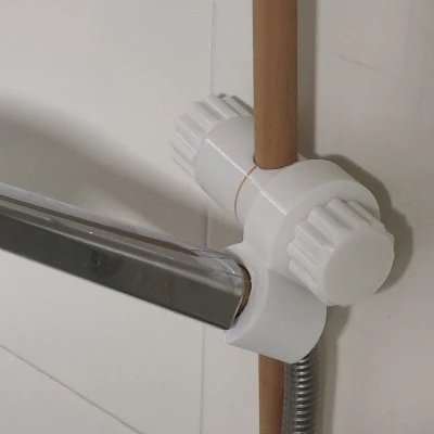 Giá Đỡ Vòi Sen Điều Chỉnh Được