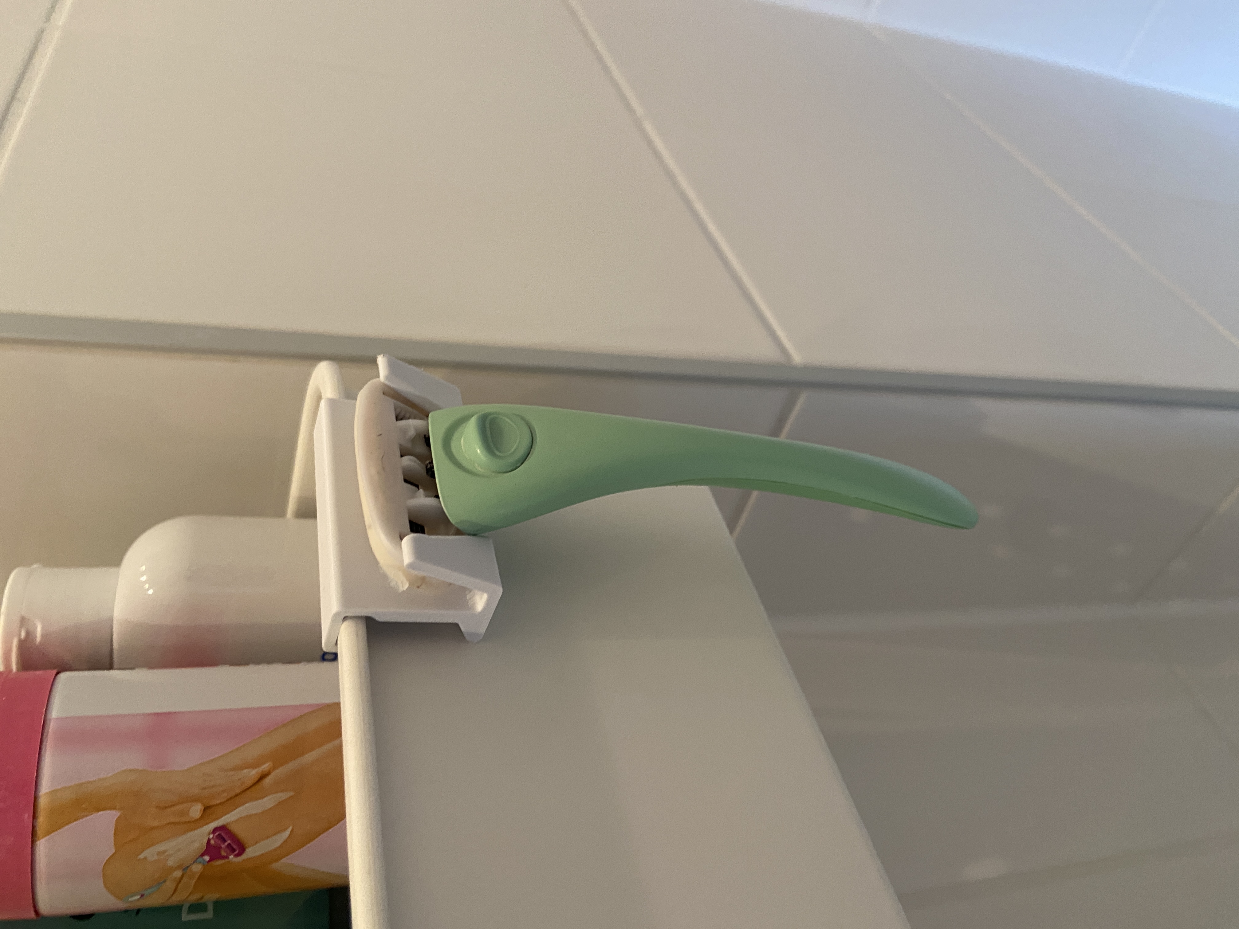 Giá đỡ dao cạo Estrid