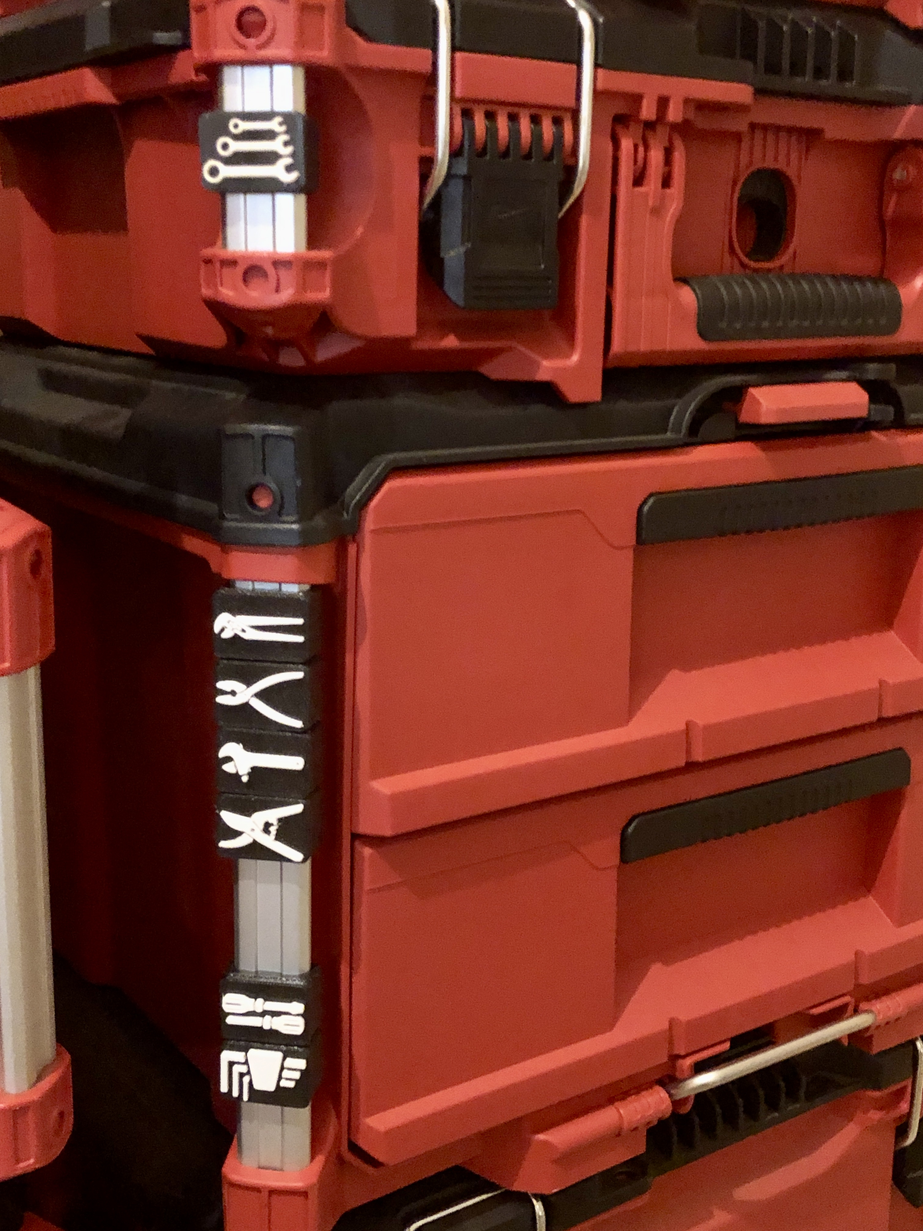 Nhãn Góc Hộp Milwaukee Packout