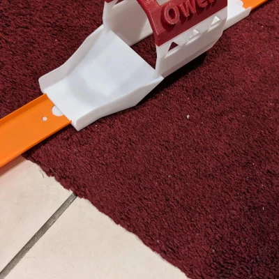 Đường hầm Hotwheels có nhảy