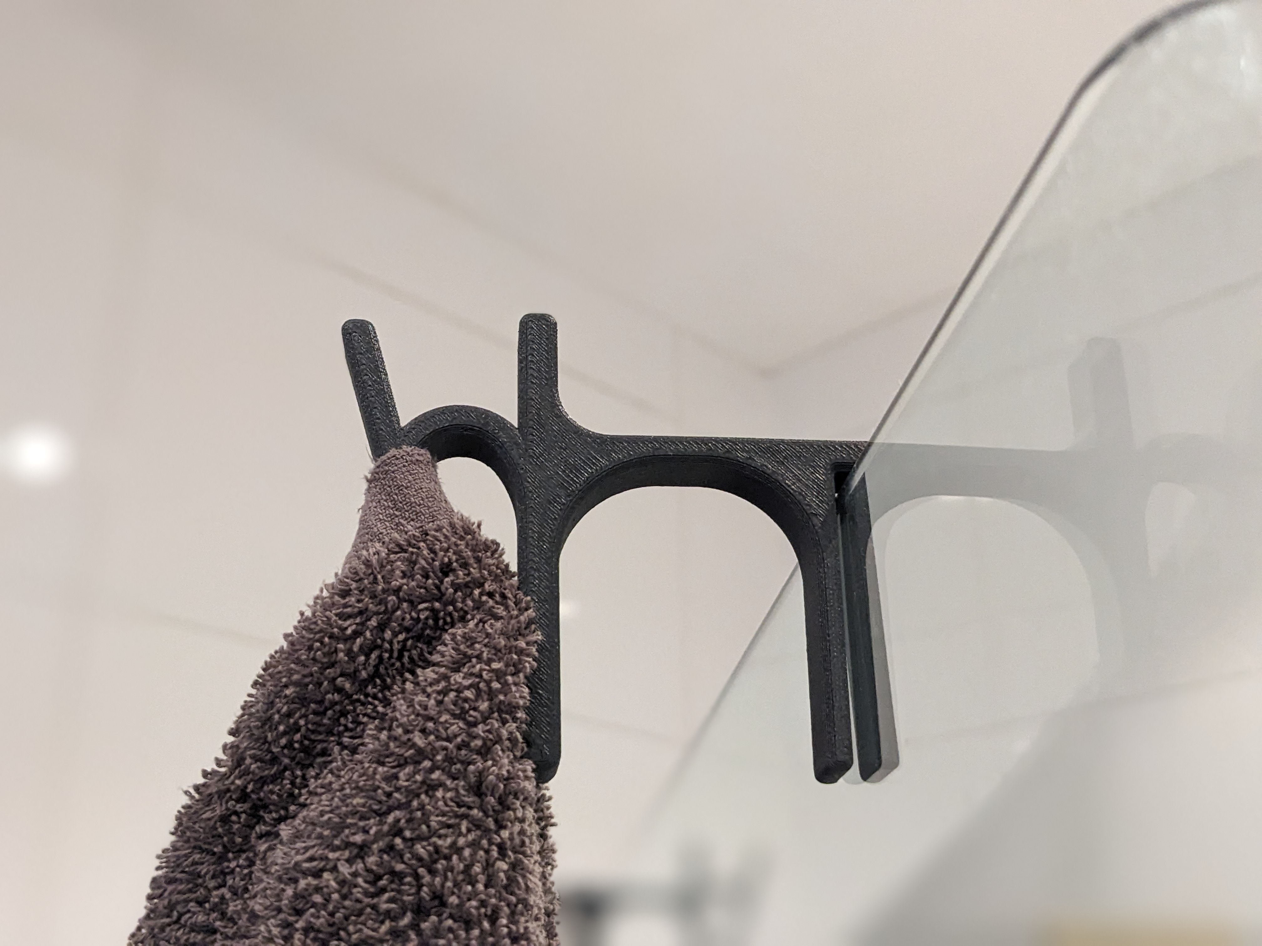 Kẹp Treo Khăn Tắm Lên Kính Vòi Sen