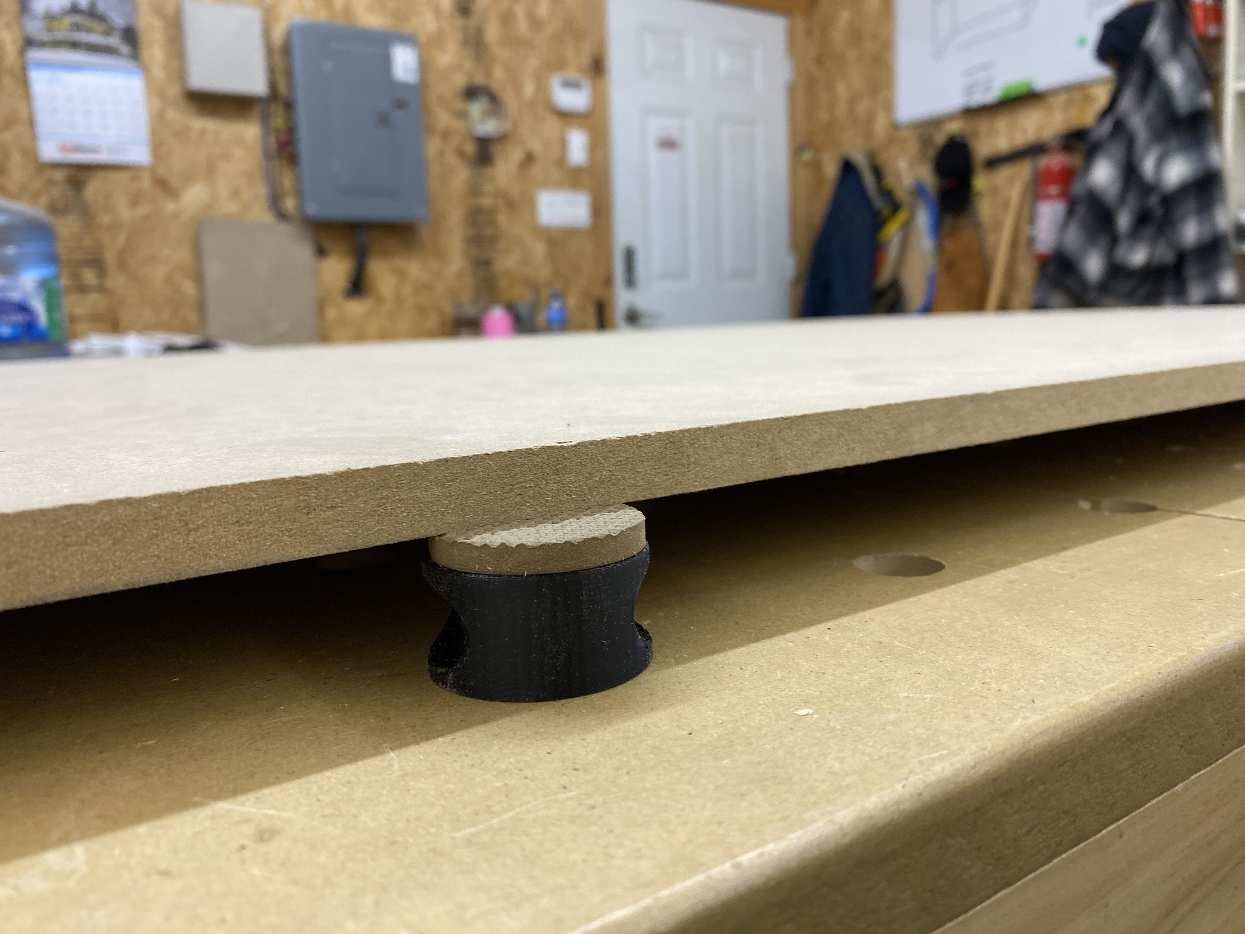 Chốt chặn bàn MFT có đế chống trượt