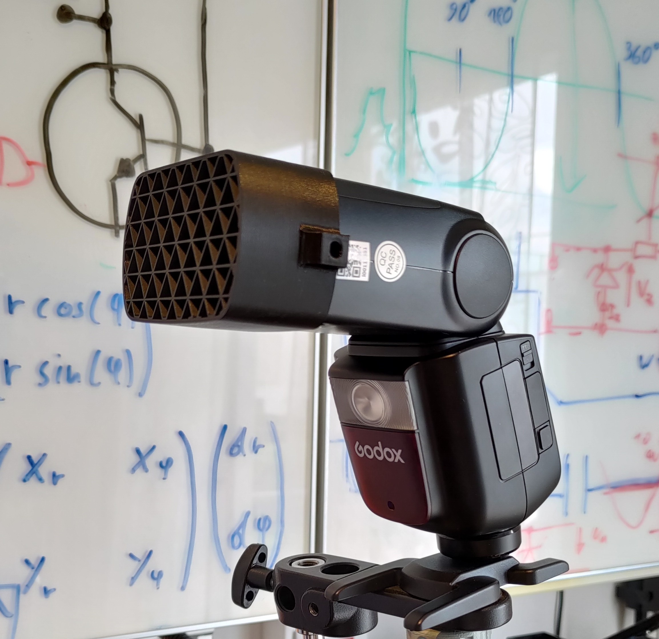 Godox v860iii flash đính kèm