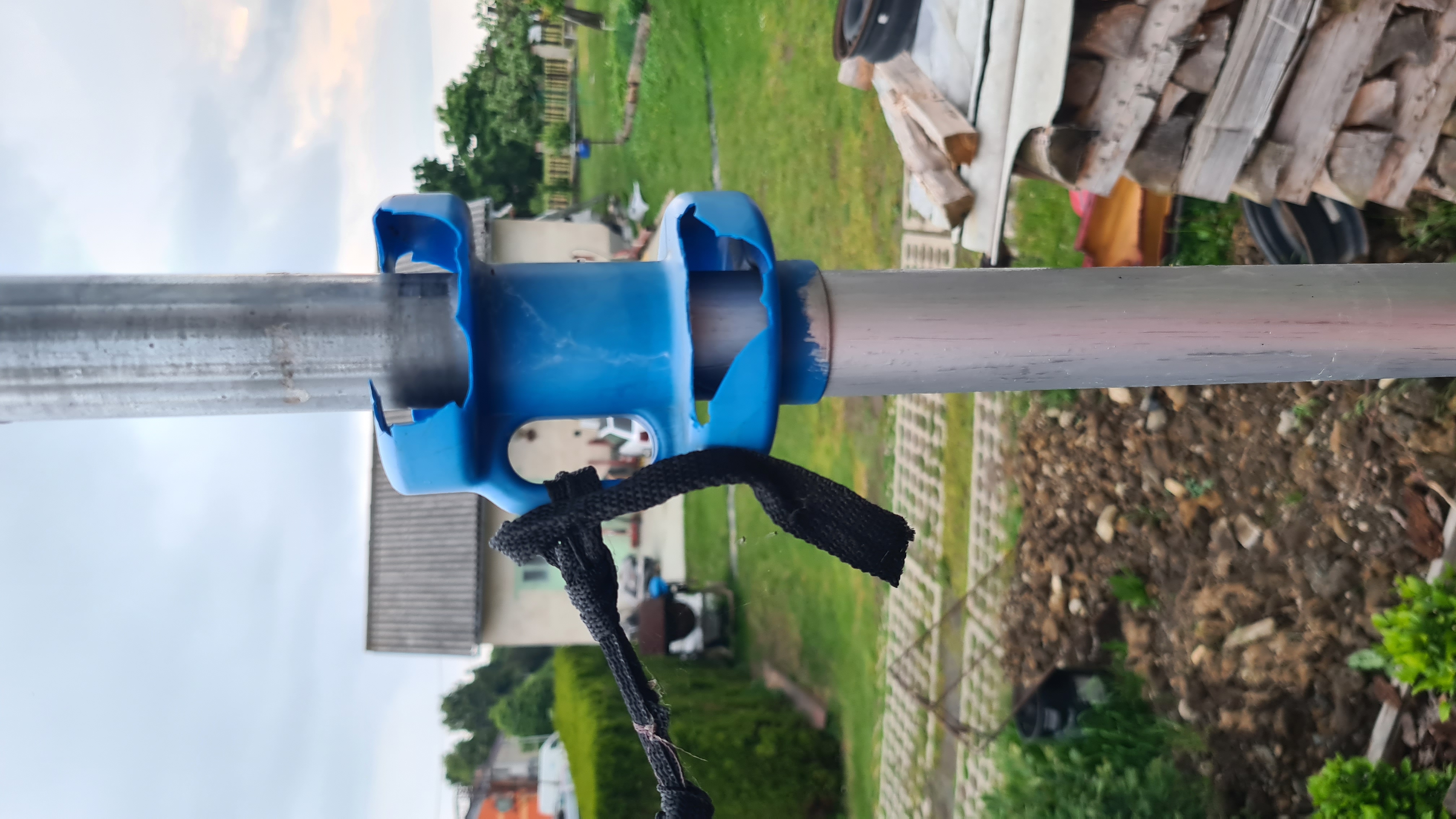 Giá Đỡ Lưới An Toàn Bạt Lò Xo