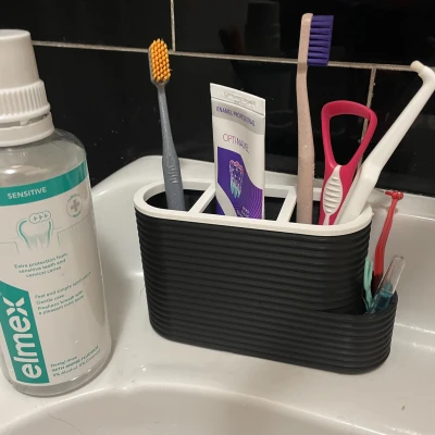 Kệ Đựng Bàn Chải Và Kem Đánh Răng