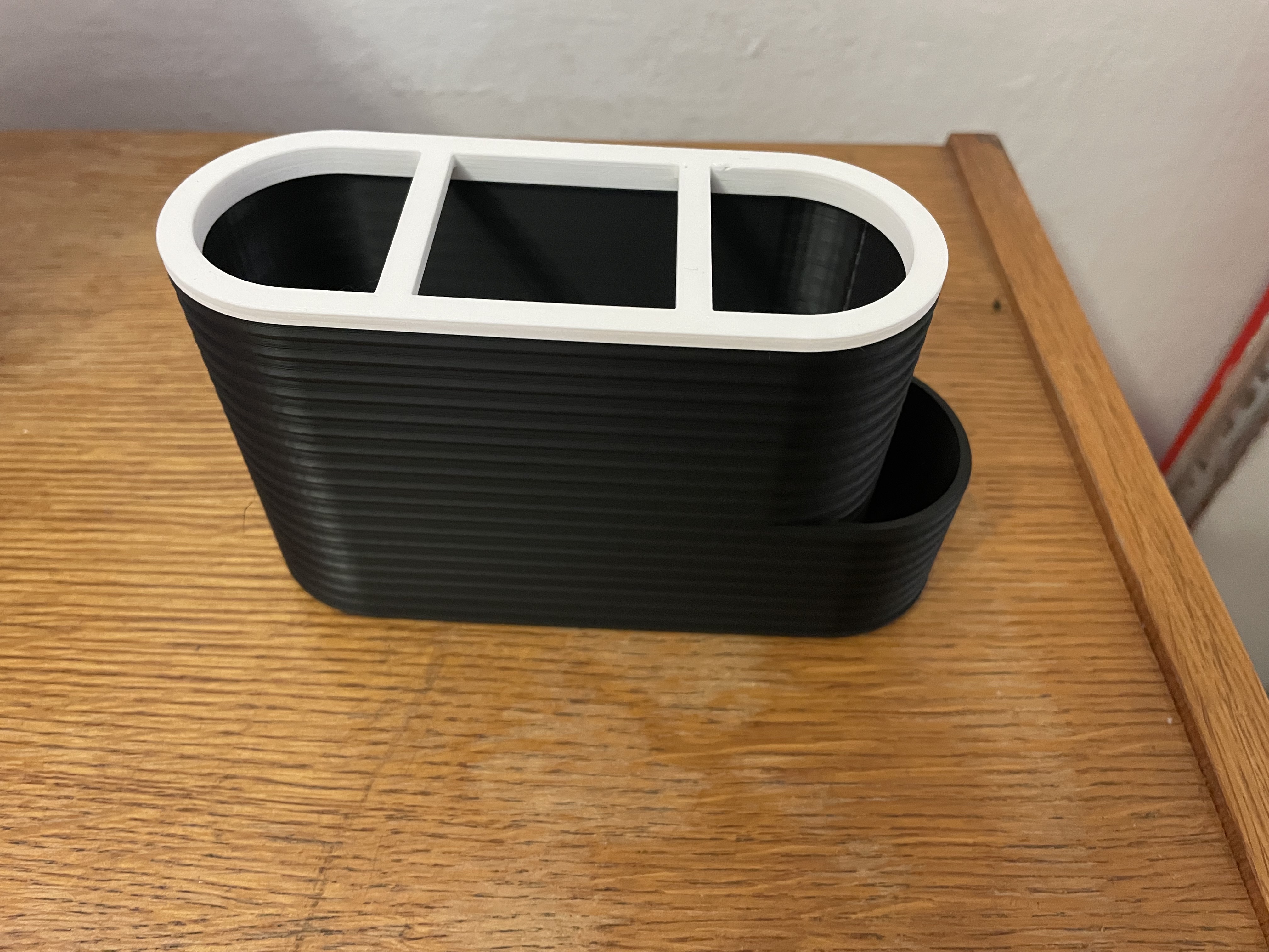 Kệ Đựng Bàn Chải Và Kem Đánh Răng